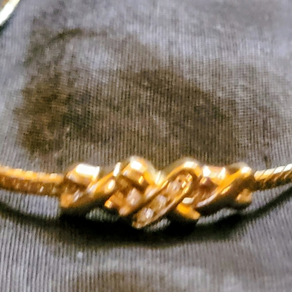 Avon X Designs On Gold-Tone Braclet. Middle Symbol X Has CZs - Picture 3 of 4